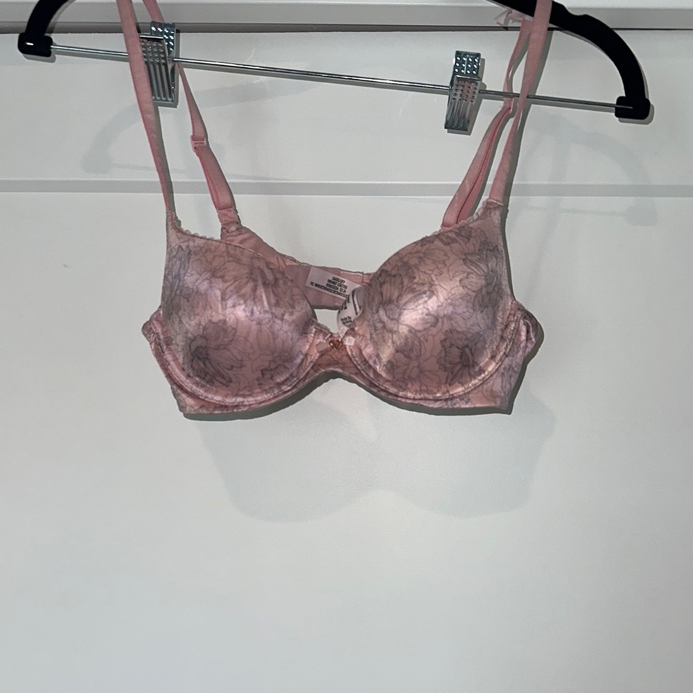 Victoria's Secret Blush Floral Lace Bra